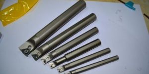 INTERNAL THREADING BORING BAR