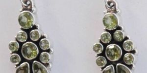 Ladies Beautiful Sterling Silver .925 Cut Stone Earrings