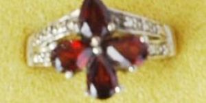 Ladies Gemstone Silver Garnet Ring
