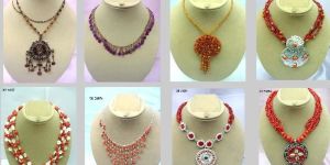 Ladies Fancy Artificial Necklace