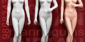 Female Mannequins Posture