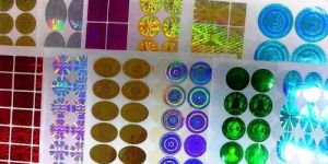Holographic Labels