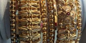 Gold Bangle (Gb05004)