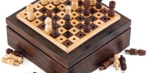Rosewood Pegged Chess Set
