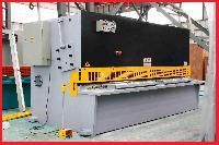 Sheet Metal Cutting Machine