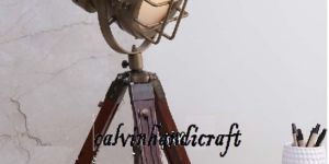 INDUSTRIAL STYLE VINTAGE MOVIE SPOT LIGHT FLOOR STANDING TRIPOD LAMP