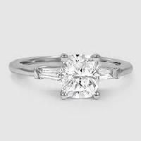 Taper Baguette Diamond in White Diamond