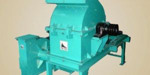 Wood Crushing Machine