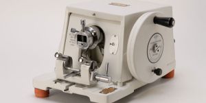 Manual Microtome