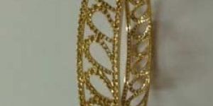 Diamond Studded Gold Bangles 003