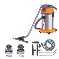 Commercial Wet Vacuum Cleaners