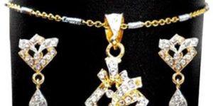 Diamond Studded Gold Pendant Set