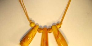 Ja 612 Y Resin Necklace