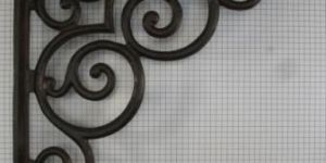 Cast Iron Corner Bracket