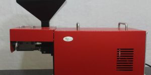 Homemade Edible Oil Squeezing Machine