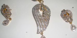 Artificial Pendent Set