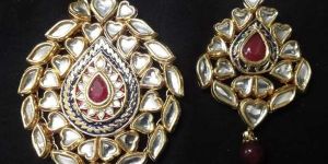 Kundan Pendant Set