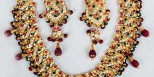 Jadau Necklace Set