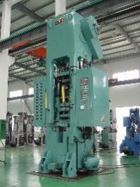 Compacting Press