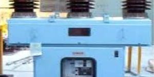 Vacuum Circuit Breaker