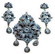 Designer Pendant Set