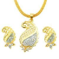 Diamond Studded Gold Jewellery