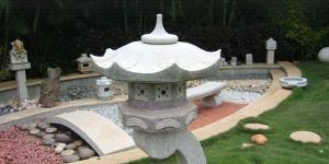 Granite Garden Lamp