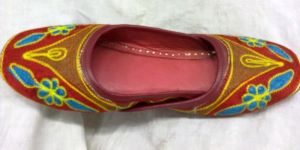 Ladies Leather Mojari