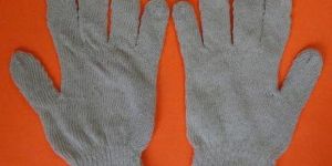White Knitted Hand Gloves