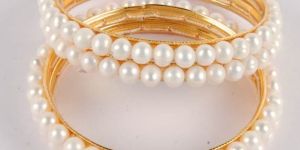 Dd Pearls Mumbai Round Freshwater White Color Pearls Bangles