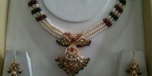 Jadau Necklace Set
