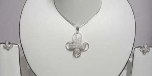 Diamond Studded Gold Pendant Sets