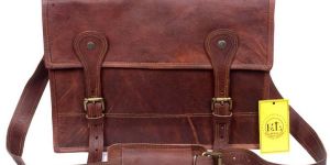 Leather Satchel / Messenger Bag / Laptop Bag - Vintage Retro Look