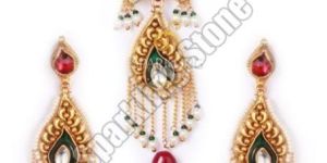 Kundan Pendant Set