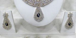 Designer Pendant Set