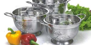 German Colander with Cherry Cutting & Wire Handles