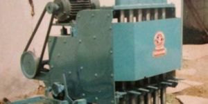 Red Chilli Pounding Machine