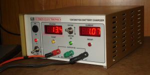 12V/24V/10A BATTERY CHARGER
