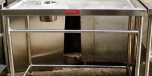 Stainless Steel Dish Table