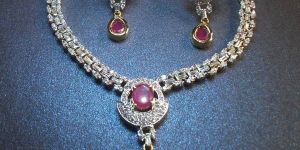 Imitation Jewelry with Beautiful Stonework