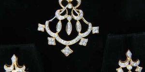 Gold Diamond Pendant Set- JV16