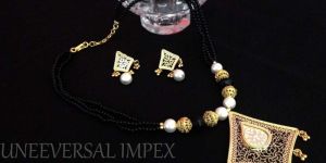 Double Thewa Necklace Set