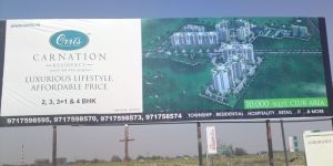 Hoarding Unipole