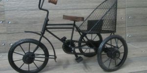 IRON METAL RICKSHAW DECORETIVE ITEM
