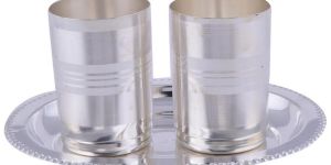 Gsm Silver Plated Amrapali Glass Set with Oval Tray 3 Pcs. ( 17cmx21cmx10cm)