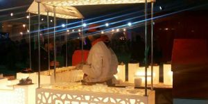 Acrylic Ice Cream Counter