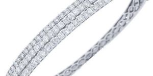 Diamond White Gold Bangle (CWDWGB243)